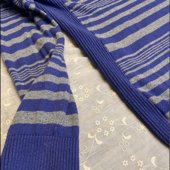 Banana Republic hooded striped sweater. In good condition. - Picture 8 of 9
